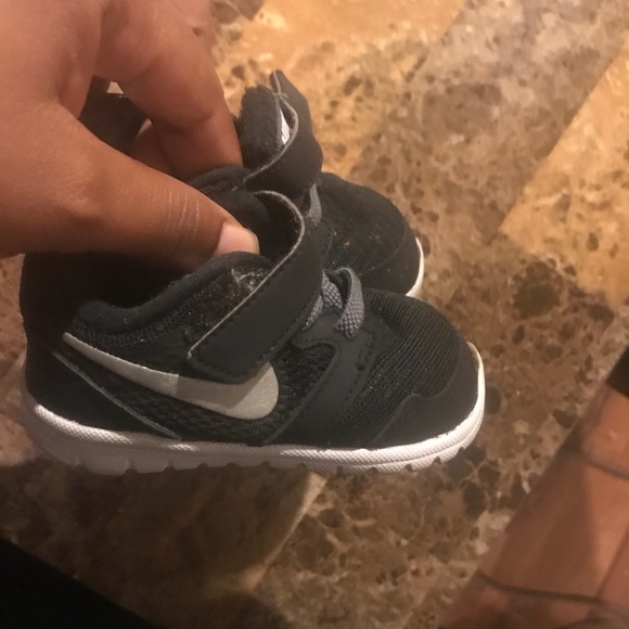 baby sneakers size 4c